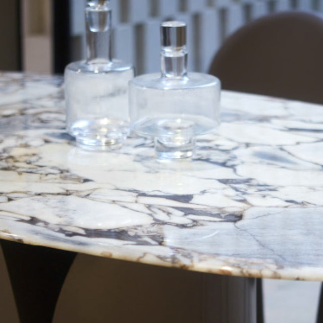 Tulip dining table