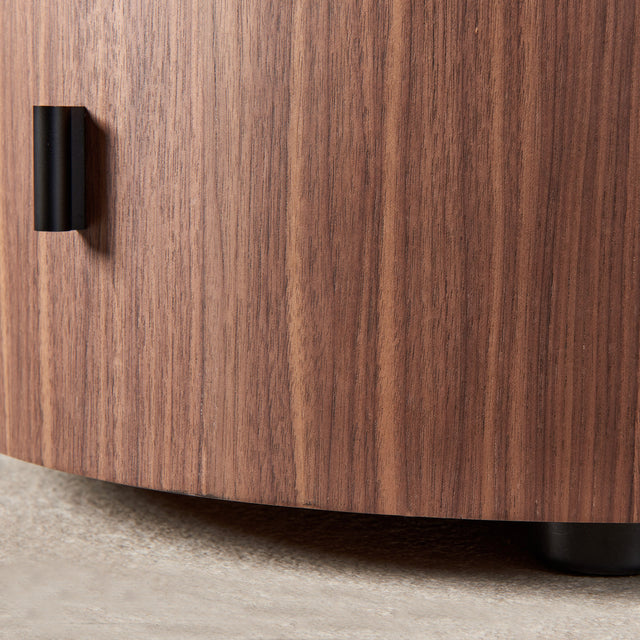 Mate bedside table
