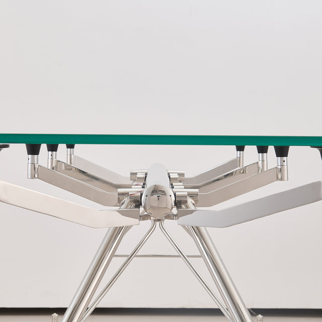 Nomos Table