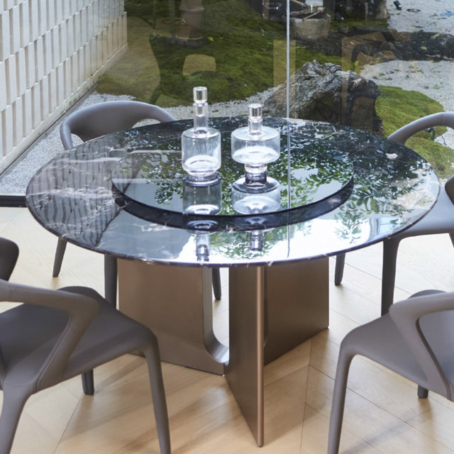 Bay dining table